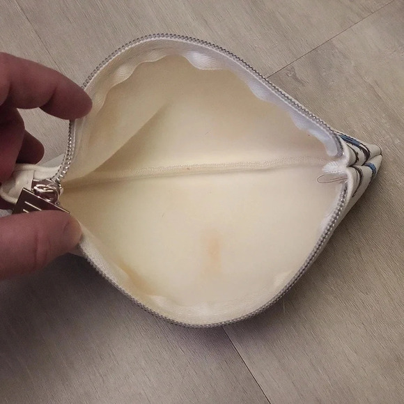 🛍Rodan + Fields‎ Eye White Cosmetic Pouch - Picture 3 of 6